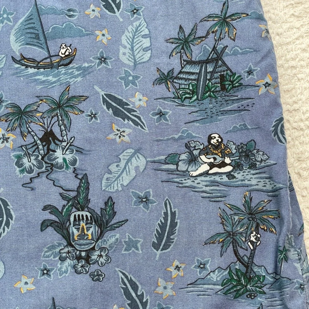 Big Dogs Shirt Men's Size XL Hawaiian Floral Short Sleeve Button Down
